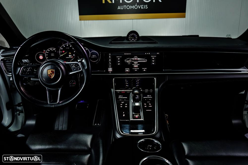 Porsche Panamera Sport Turismo 4 E-Hybrid Platinum Edition PDLS - 10