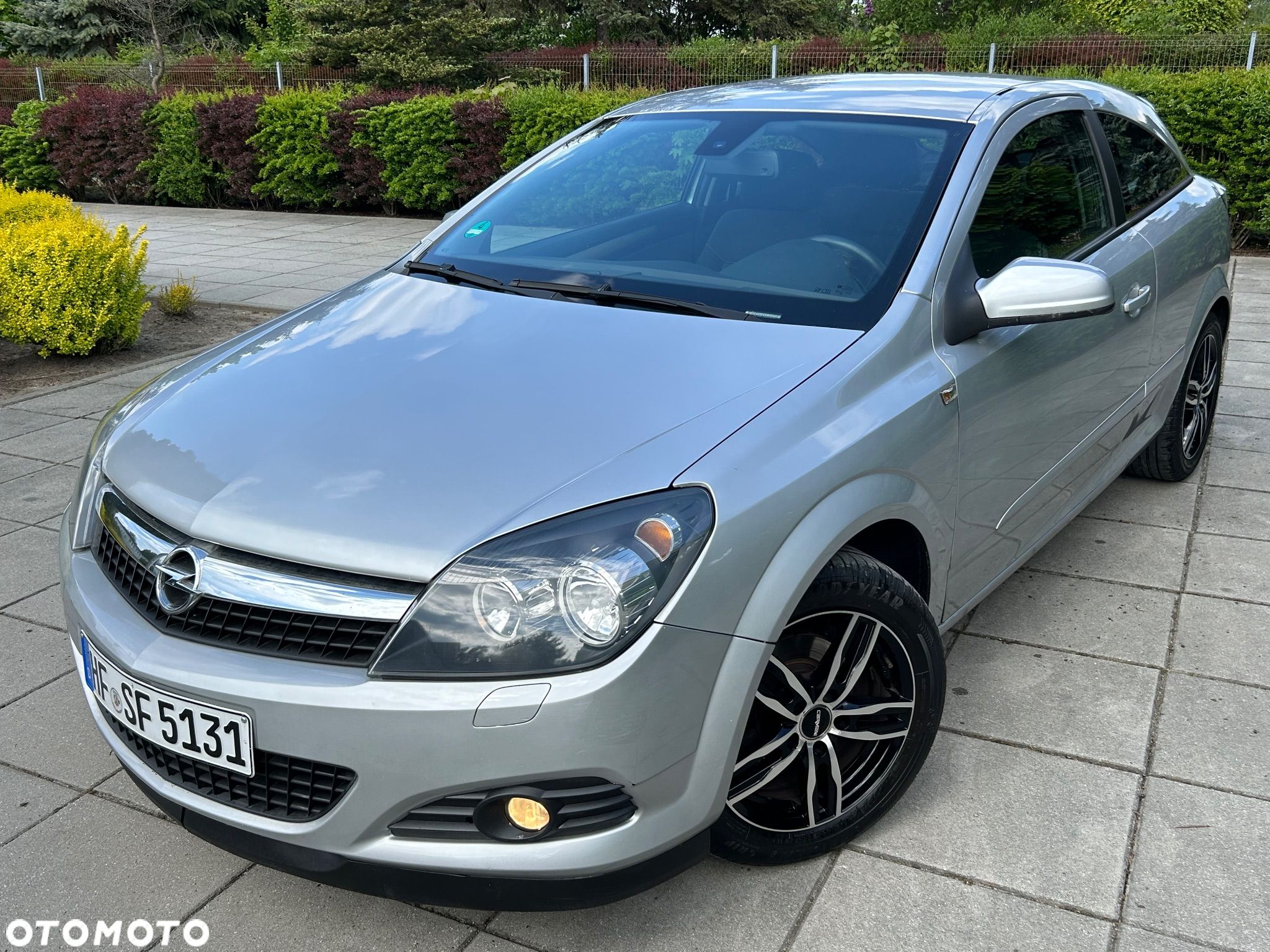 Opel Astra GTC 1.6 Catch me - 1