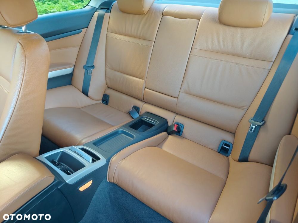 BMW Seria 3 320d Coupe - 16