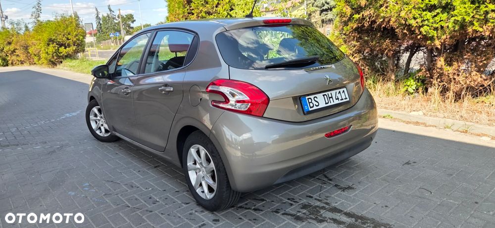 Peugeot 208 - 15