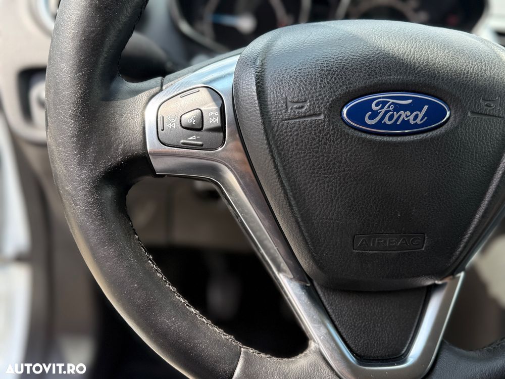 Ford Fiesta 1.5 TDCi SYNC Edition - 6