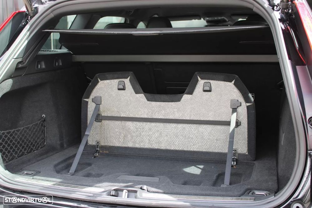 Volvo V60 2.0 D4 R-Design Geartronic - 22