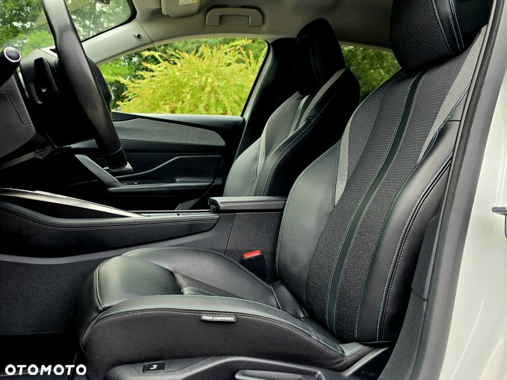 Peugeot 308 - 8