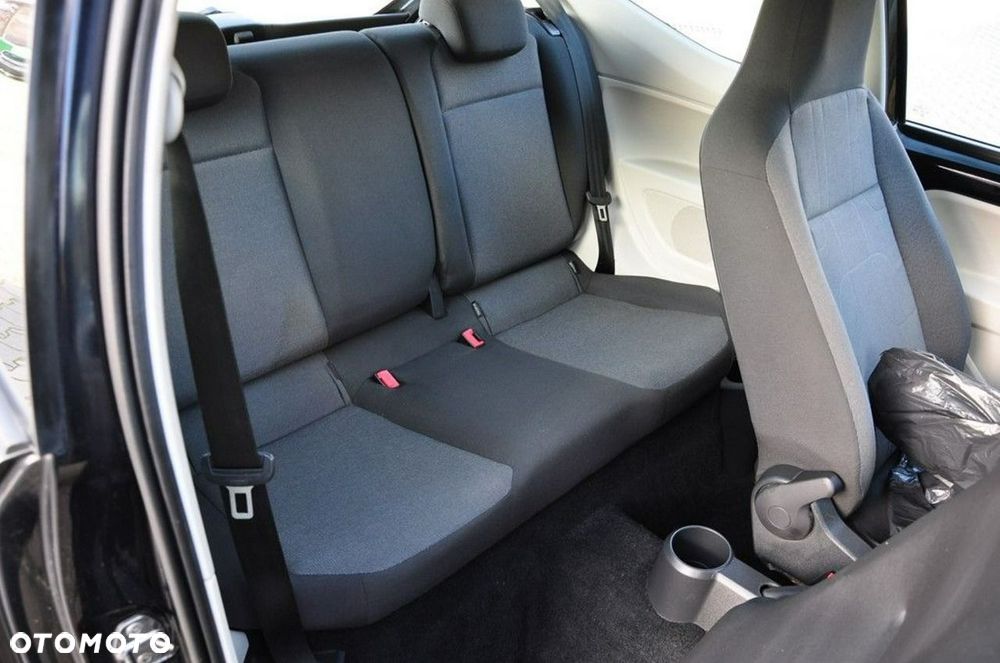 Volkswagen up! black - 30
