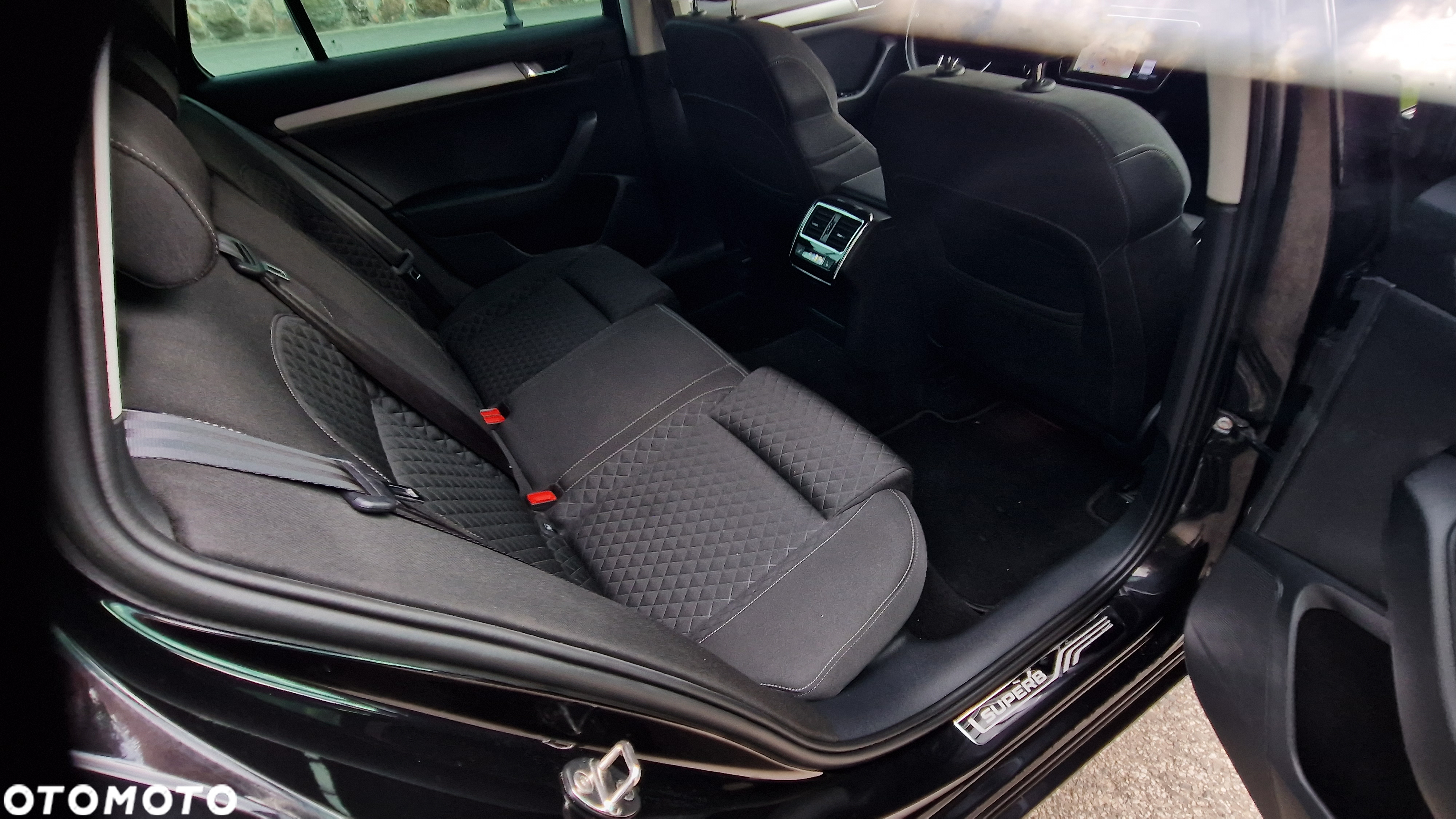 Skoda Superb 2.0 TDI 4x4 DSG Premium Edition - 22