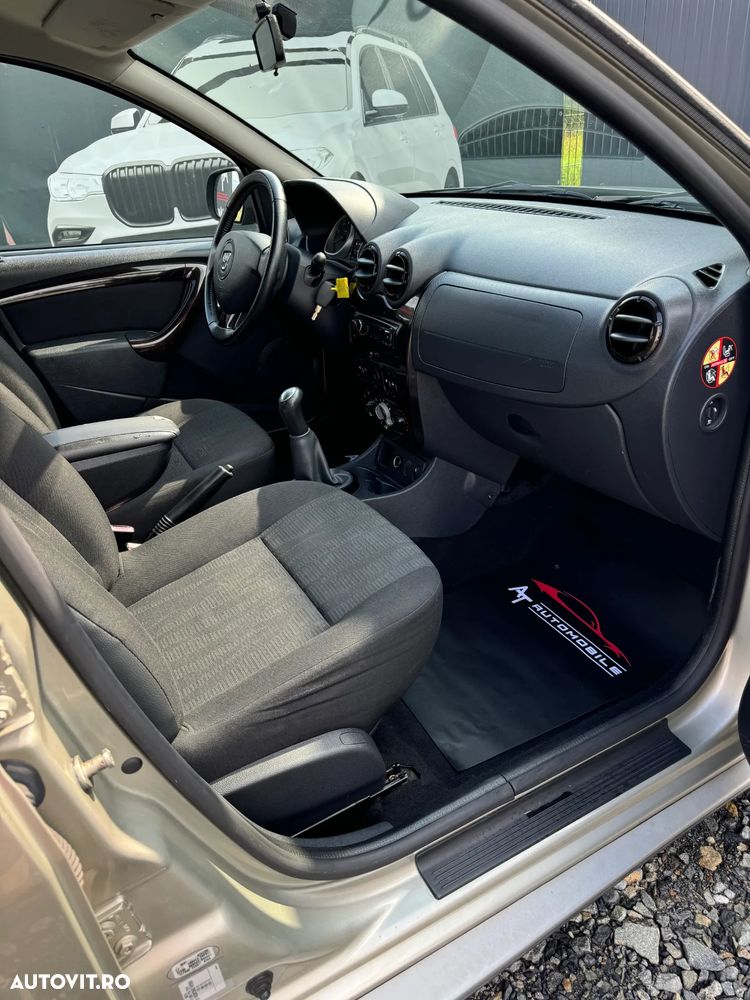 Dacia Duster 1.6 4x2 Laureate - 12