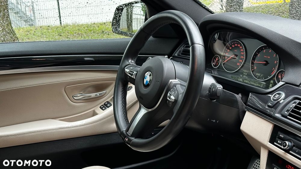 BMW Seria 5 528i xDrive Sport-Aut Luxury Line - 22