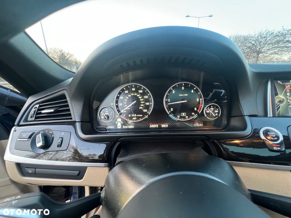 BMW Seria 5 535d - 26