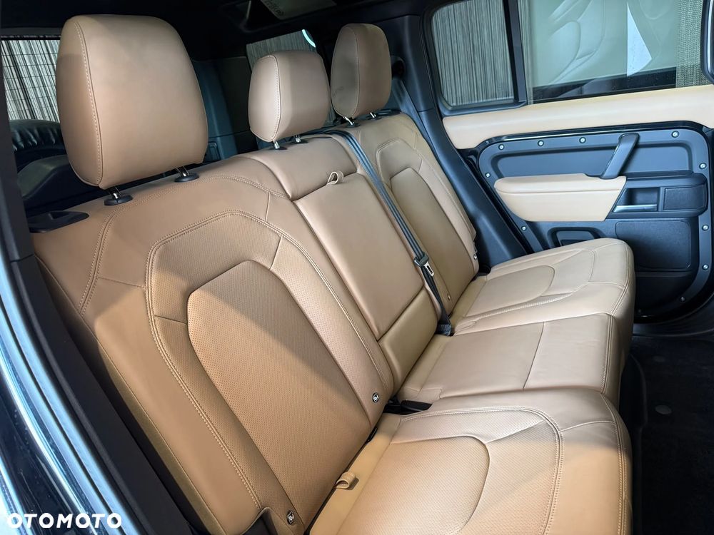 Land Rover Defender 3.0 D250 mHEV X-Dynamic HSE - 18