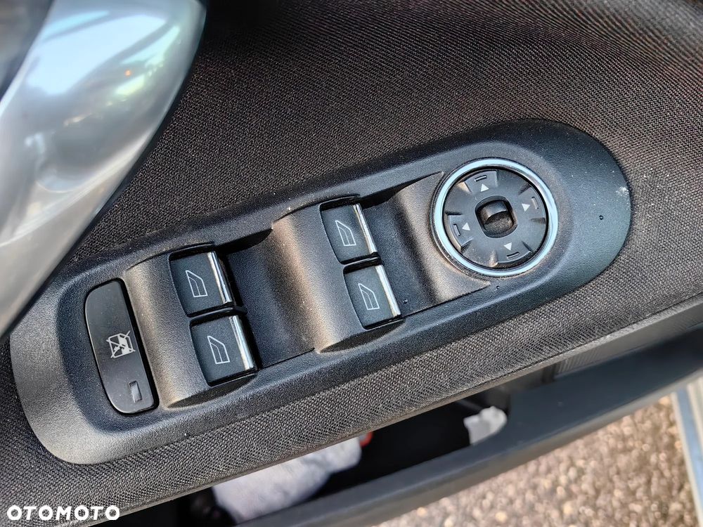 Ford Mondeo 2.0 Ambiente - 17