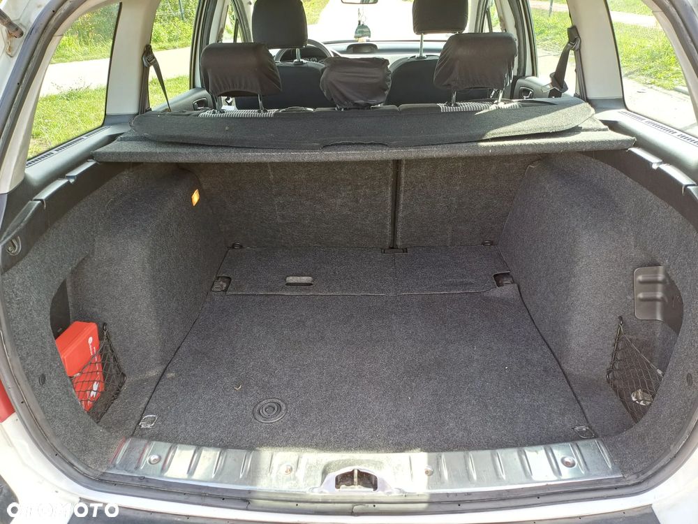 Peugeot 307 1.6 HDI D-sign - 13