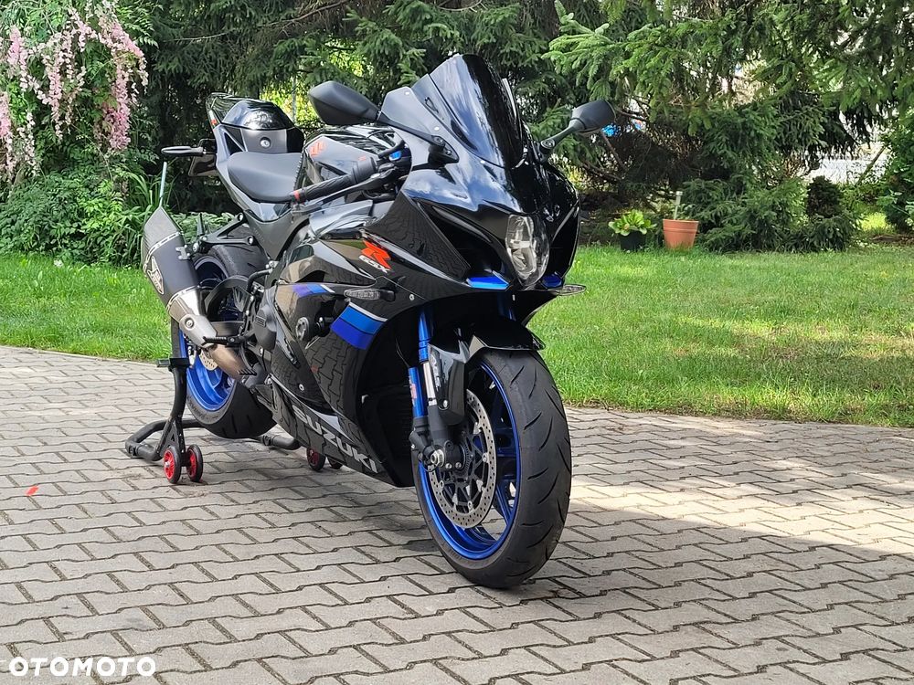 Suzuki GSX-R - 6