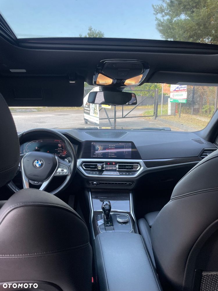 BMW Seria 3 330i - 11