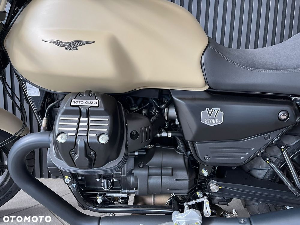 Moto Guzzi V7 - 8