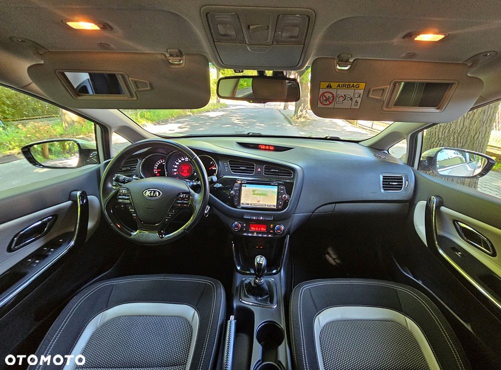Kia Ceed 1.6 GDI Platinum Edition - 6