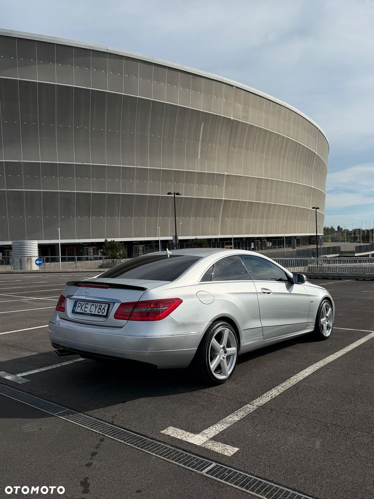 Mercedes-Benz Klasa E ver-250-cgi-blueefficiency - 4
