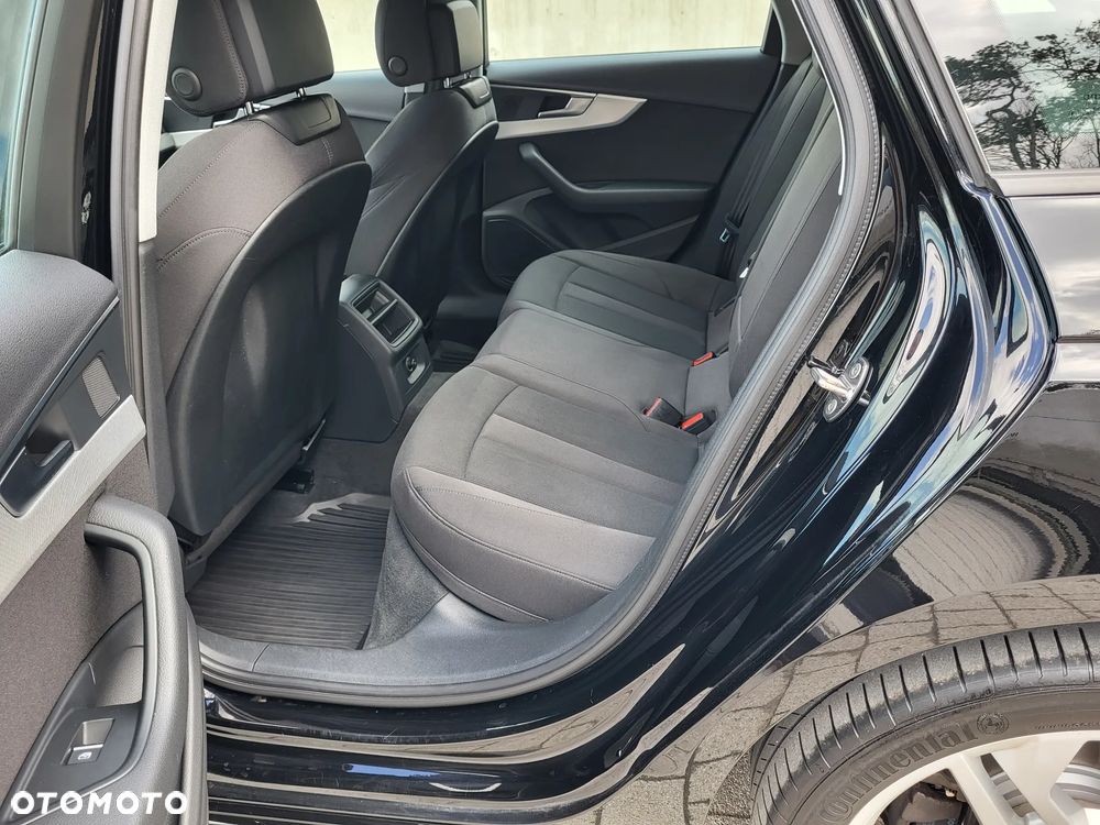 Audi A4 Avant 40 TDI quattro S tronic - 36