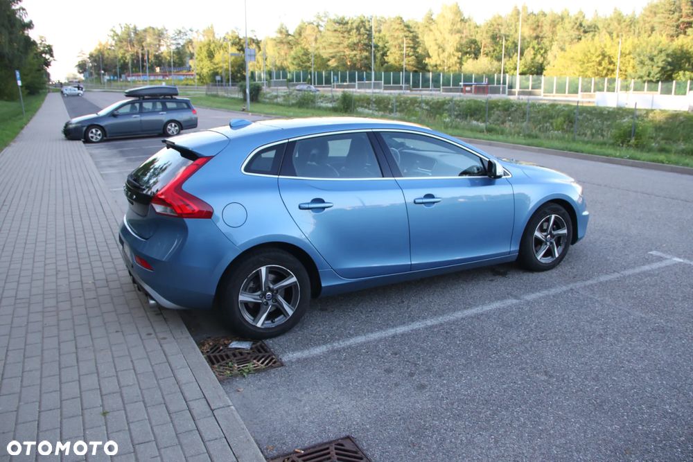 Volvo V40 D2 Drive-E R-Design Momentum - 5