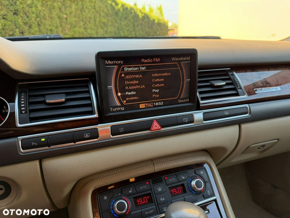Audi A8 - 12