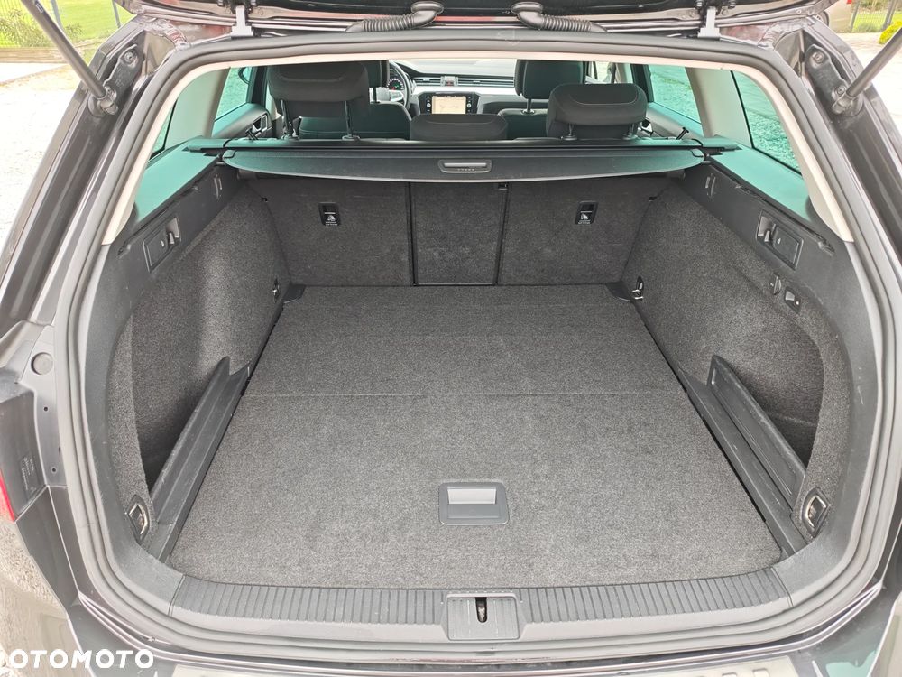 Volkswagen Passat 2.0 TDI EVO Elegance DSG - 14