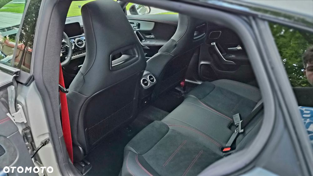 Mercedes-Benz CLA AMG 45 S 4-Matic+ 8G-DCT - 12