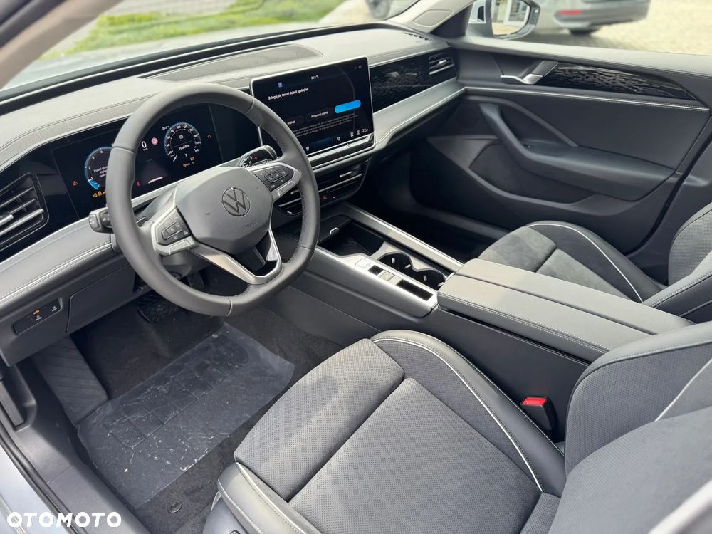 Volkswagen Passat - 11