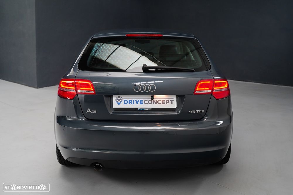 Audi A3 Sportback 1.6 TDI Attraction Business Line - 19
