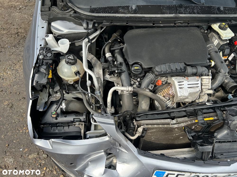 Peugeot 308 - 8