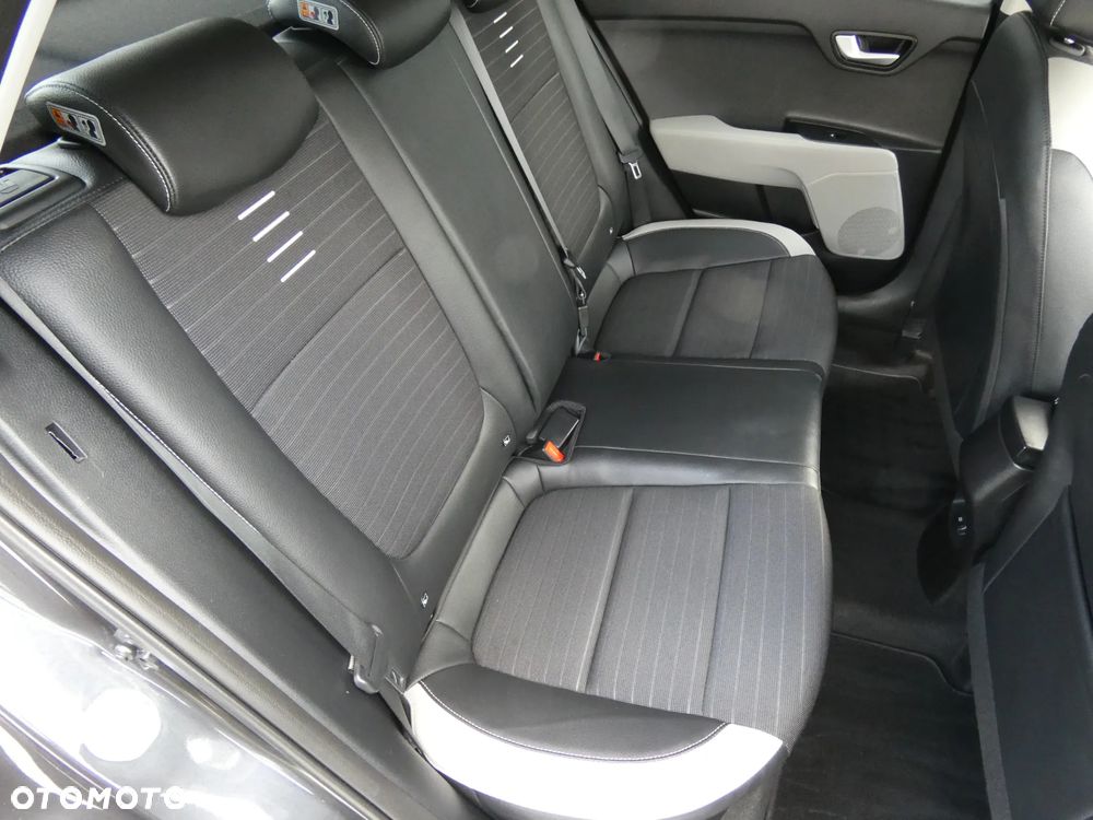 Kia Stonic - 30