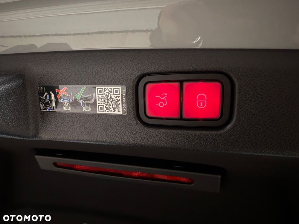 Mercedes-Benz Klasa E 220 d mHEV 4-Matic AMG 9G-Tronic - 30