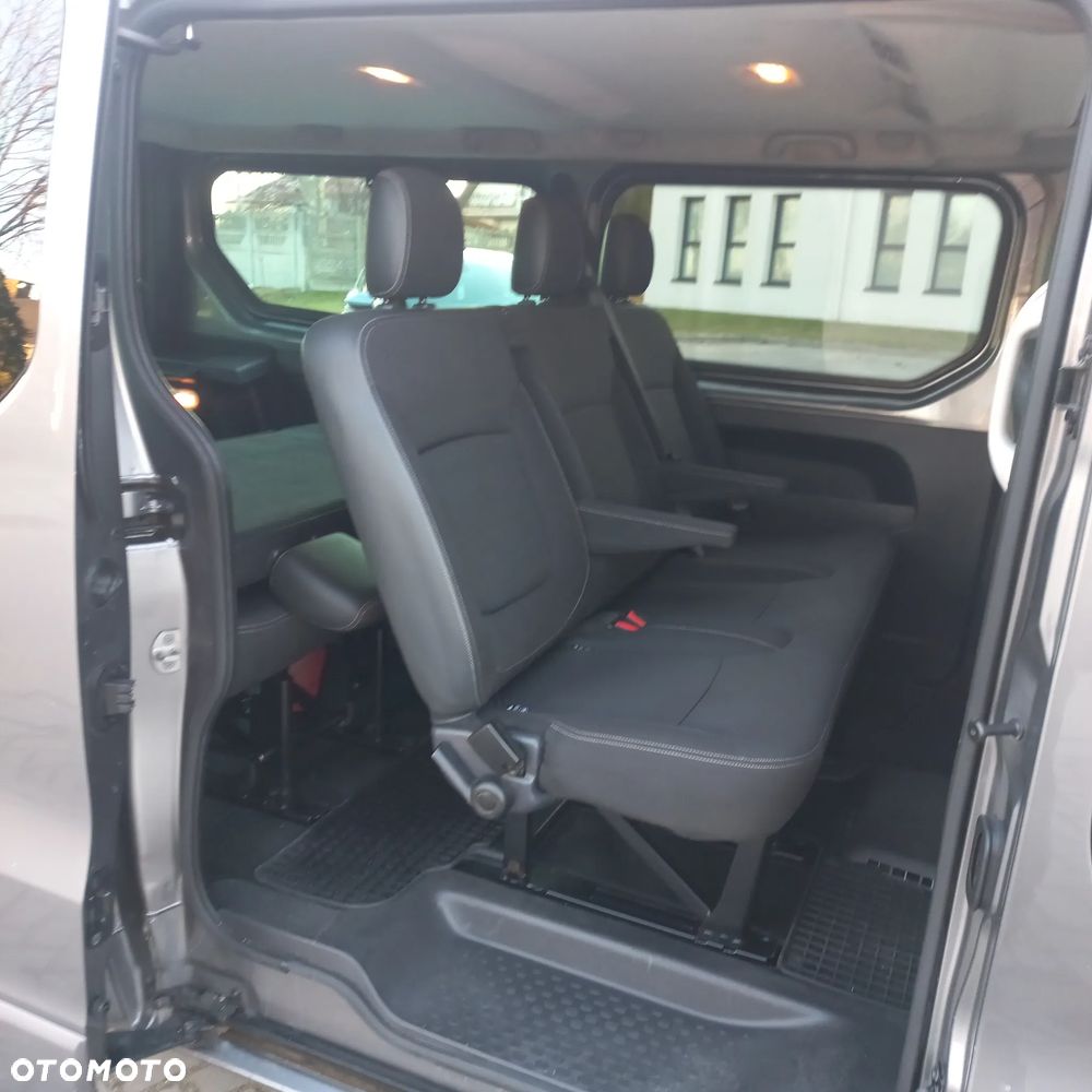 Opel Vivaro L2H1 2,9t Elegance Business - 24