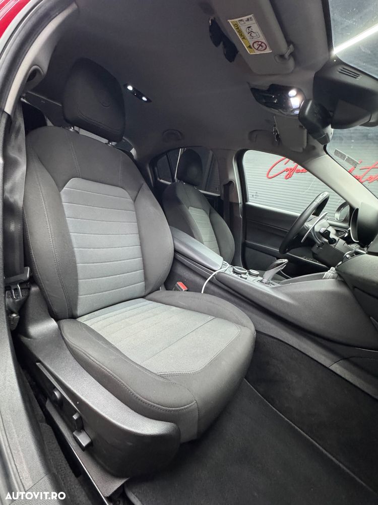 Alfa Romeo Giulia 2.2 JTDM Aut. - 23