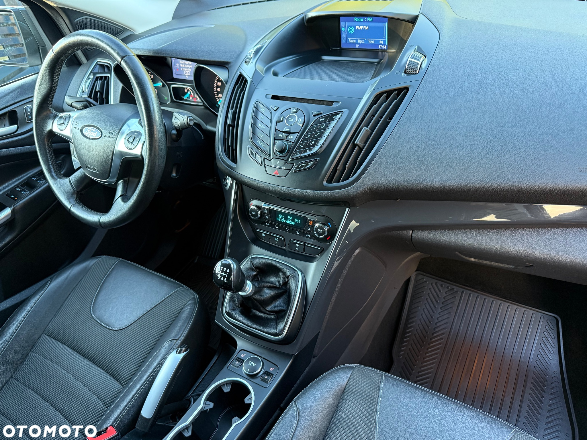 Ford Kuga 1.5 EcoBoost 2x4 Titanium - 17