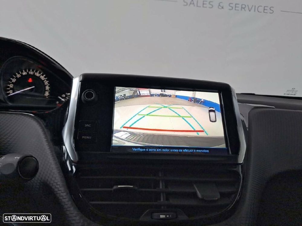 Peugeot 208 1.2 PureTech Signature - 24