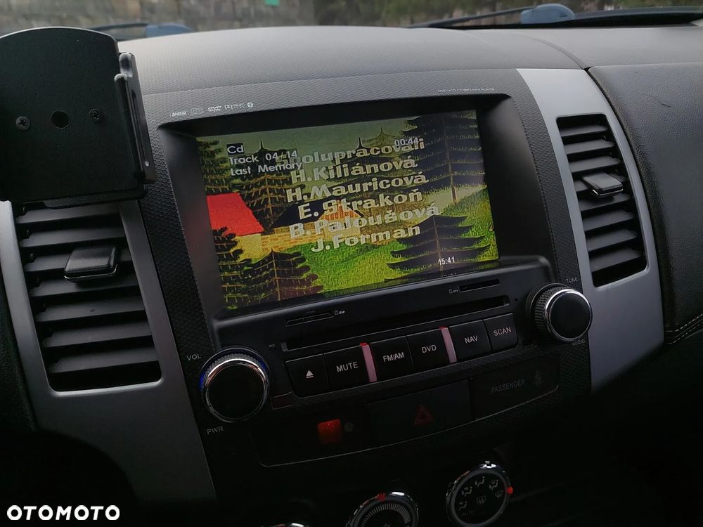 Mitsubishi Outlander 2.0 DID Instyle NAVI - 23