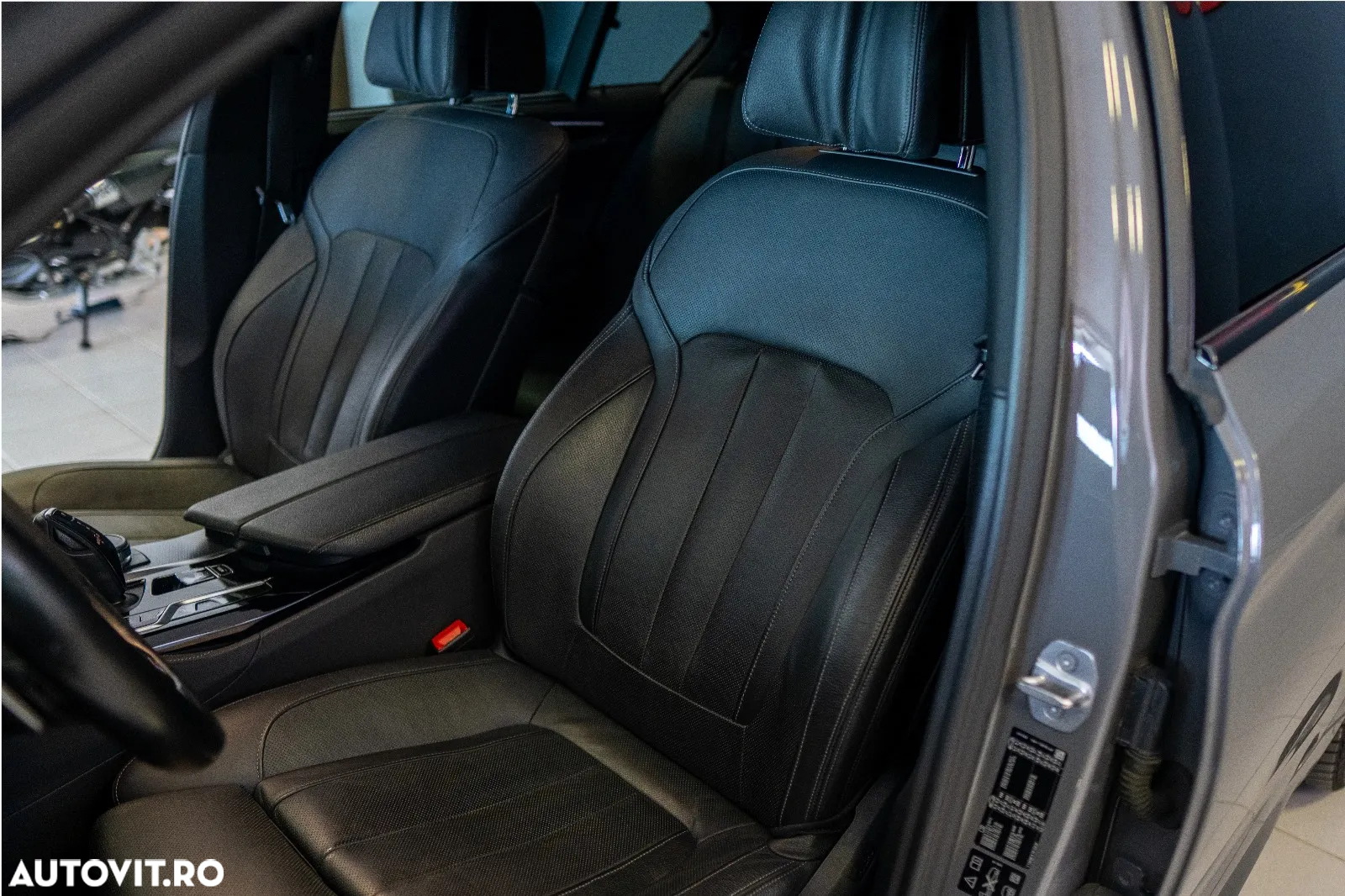 BMW Seria 5 530d xDrive AT MHEV - 23