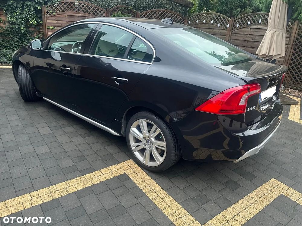Volvo S60 D2 R-Design - 26