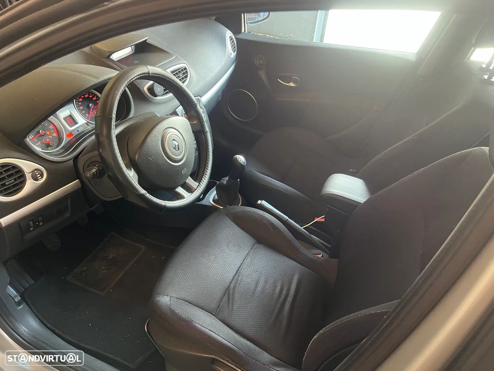Renault Clio 1.5 dCi Dynamique S - 15