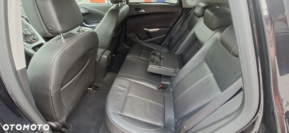 Opel Astra 1.6 Turbo Cosmo - 23