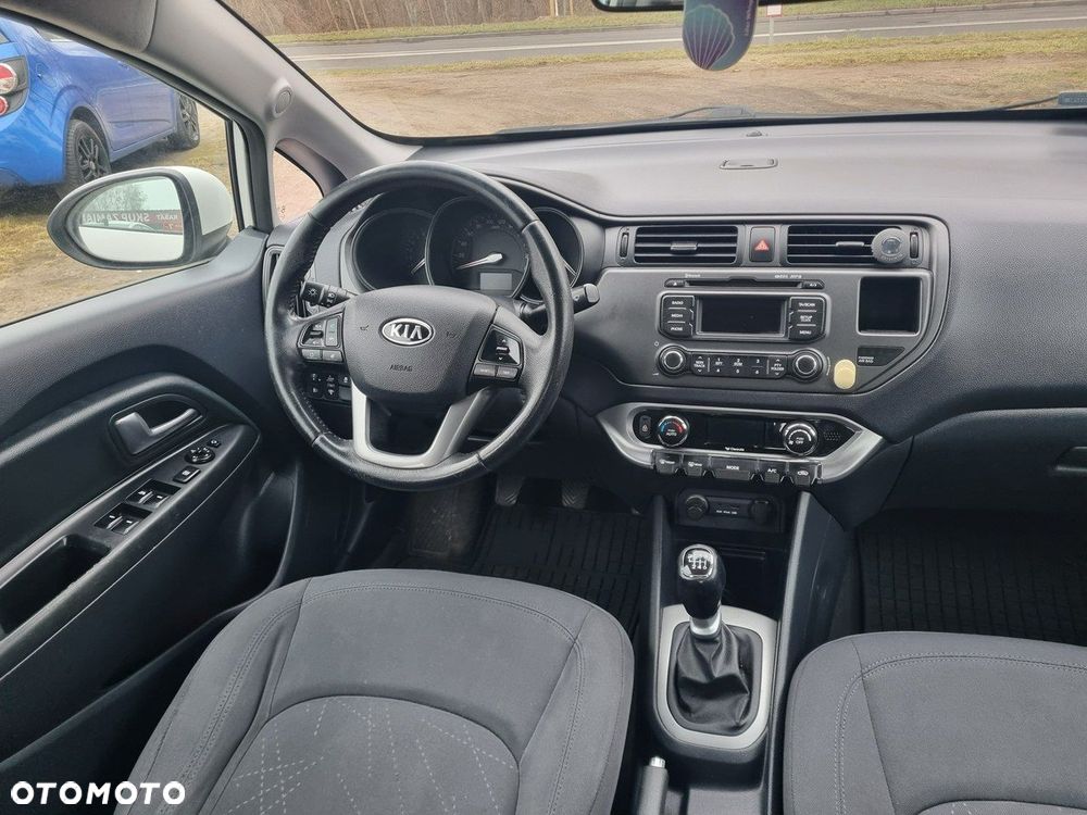 Kia Rio - 16