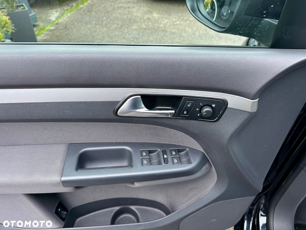 Volkswagen Touran 1.6 TDI DPF BlueMot Trendline - 27