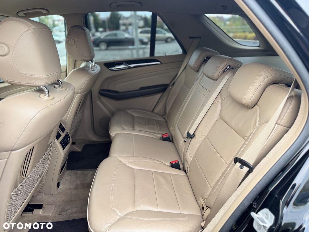 Mercedes-Benz ML 350 BlueTec 4-Matic - 26