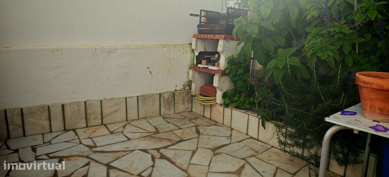 Anexo com entrada e pátio privados - Grande imagem: 3/9