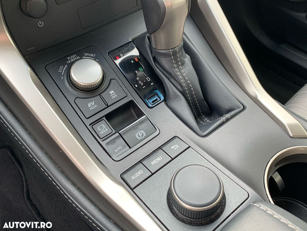 Lexus Seria NX 300h Business - 15