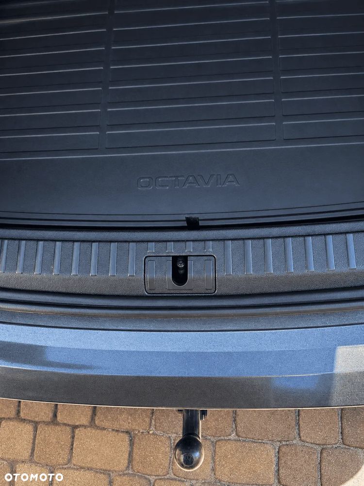 Skoda Octavia 2.0 TDI DSG Premium Edition - 10