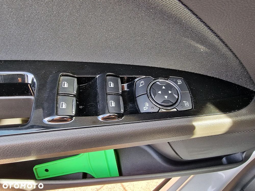 Ford Mondeo - 12
