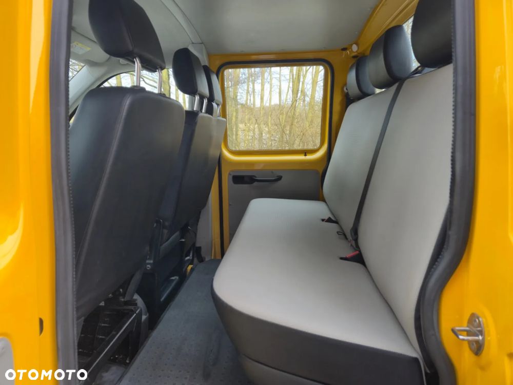 Volkswagen Transporter - 9