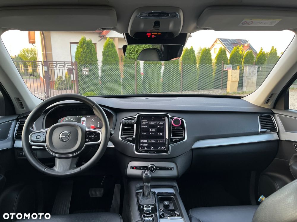 Volvo XC 90 D5 AWD Momentum 7os - 26