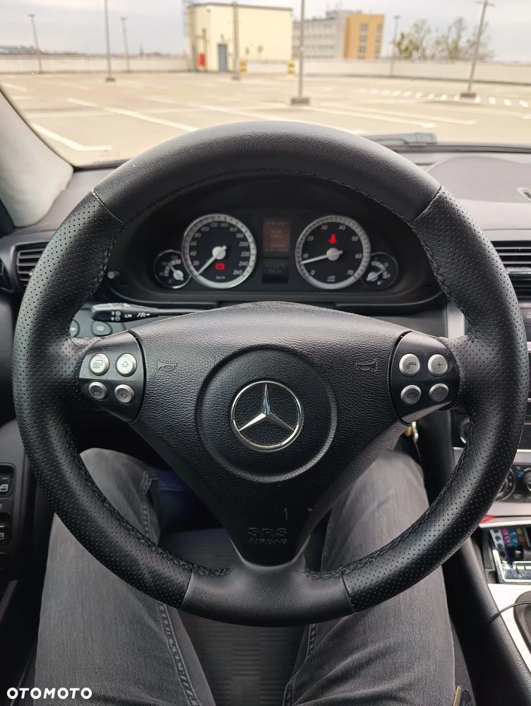 Mercedes-Benz Klasa C 180 Kompressor Classic Sport Edition - 19