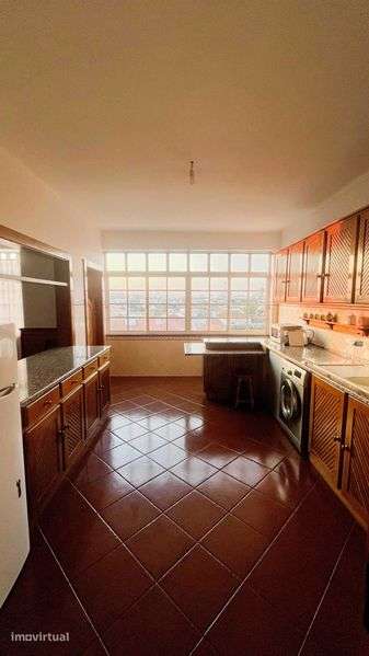 Excelente apartamento T2 Avenida Mestre Cid - Cartaxo - Grande imagem: 4/12